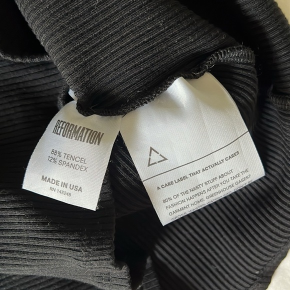 Reformation Ribbed Black Top - Picture 3 of 3